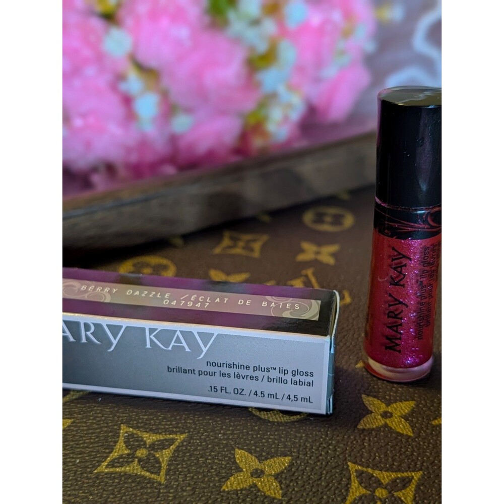 Mary Kay Nourishine Plus Lip Gloss Berry Dazzle Shimmer 0.15 fl oz 047947